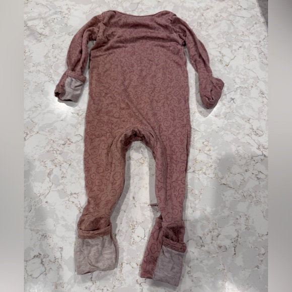 Pink Baby Onesie with Footies and zipper 0-3 months - Picture 1 of 5